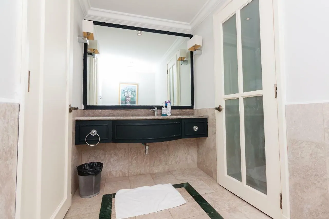 아파트호텔 Luxhouz Suites At Times Square 쿠알라룸푸르